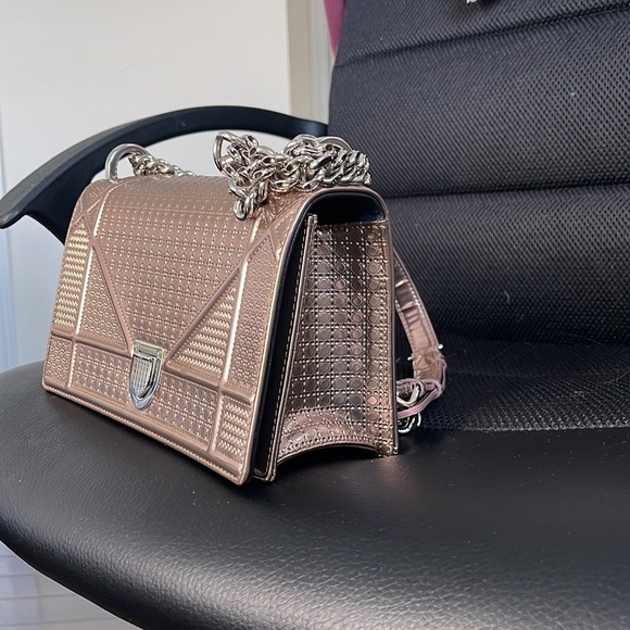 Dior shoulder bag. - Picture 1 of 6